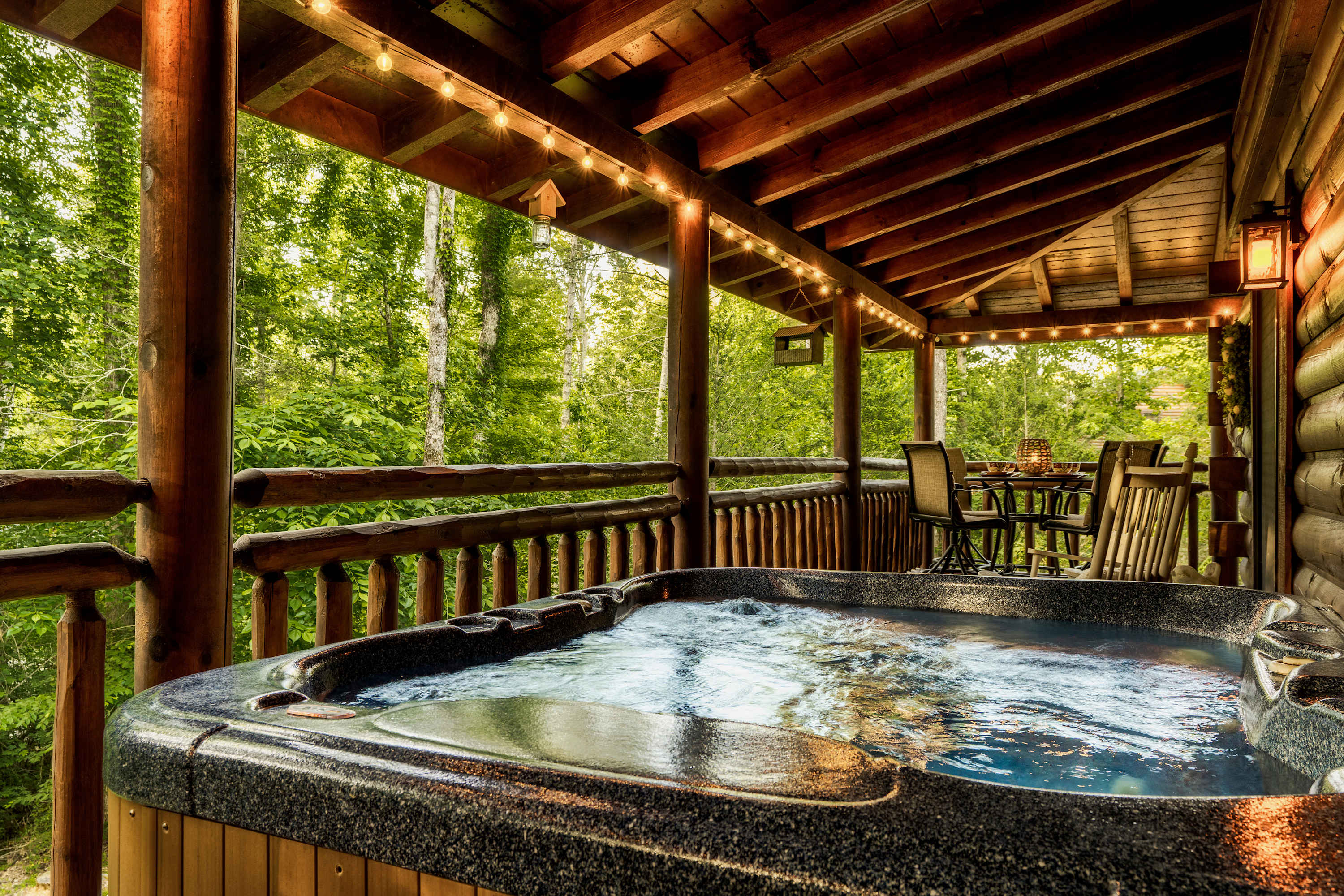 Family Fun Cabin: Hot Tub, Game Room & BBQ!