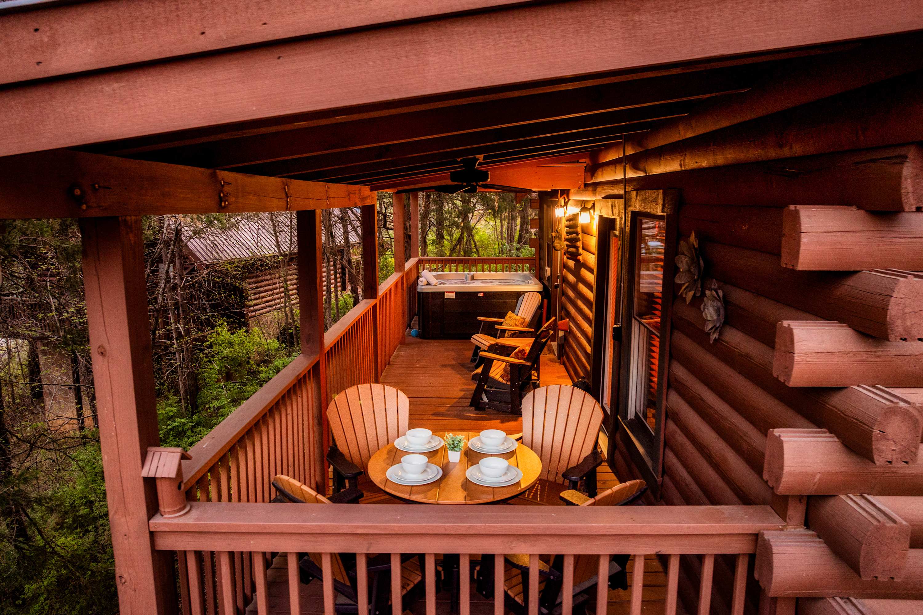 Cozy Cabin Getaway in Pigeon Forge with Hot Tub