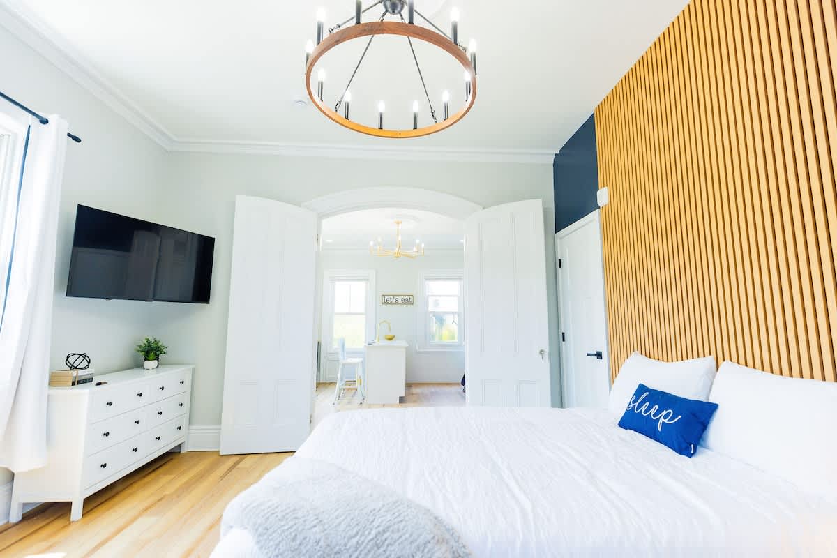Jennifer's Spa-Like Modern & Chic Broadway Retreat — Providence, RI — vacation rental