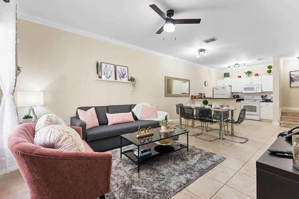Townhome com 3 dormitórios no Lucaya Village Resort - OR4095