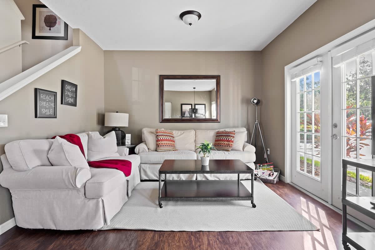 Welcoming 4 BR Sleeps 10 Guests