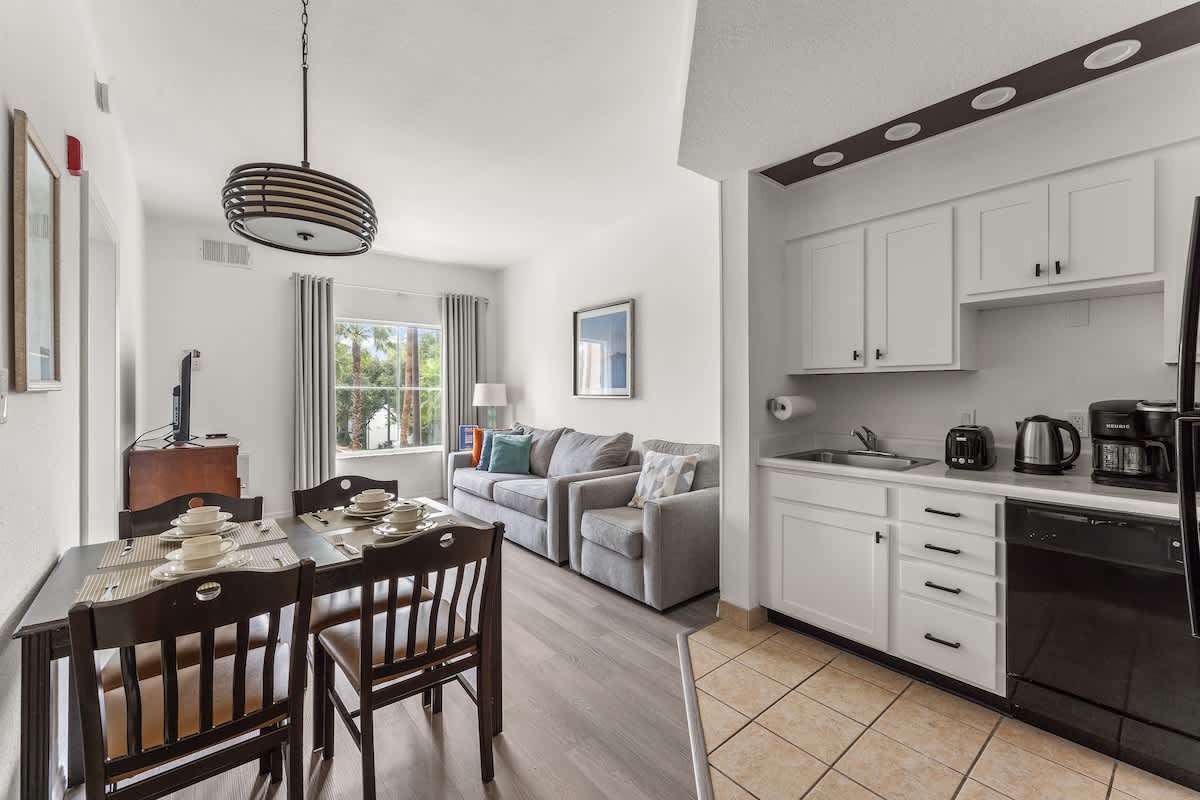 Apartment 1 BR FREE Shuttle to Disney Parks