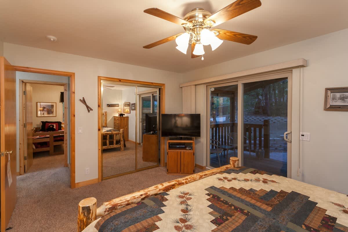Primary bedroom with Smart TV and Spectrum cable