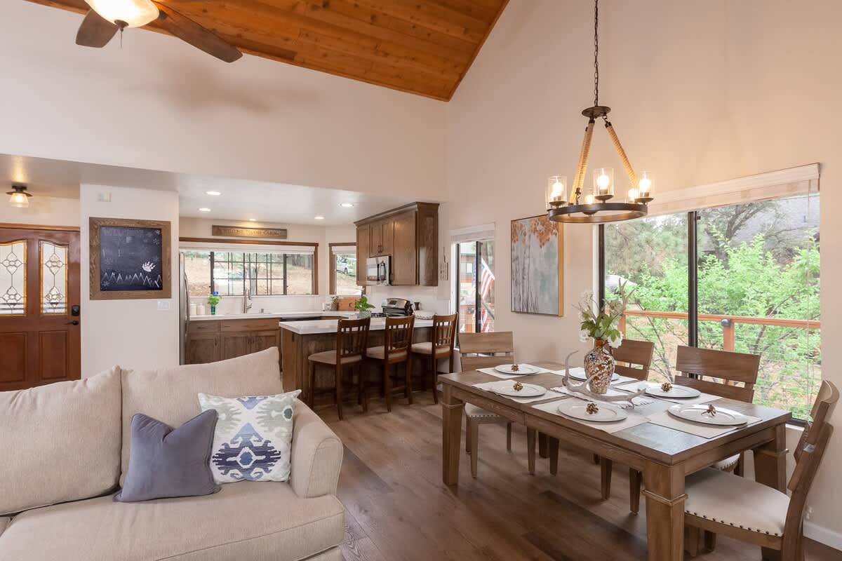 Dining for 8 and open kitchen