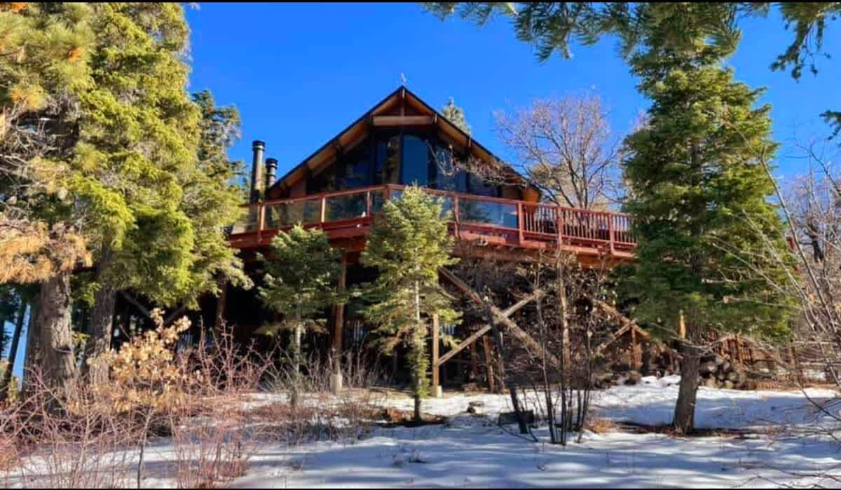 Lake View Chalet · 5BR/5BA · Hot Tub & Pool Table