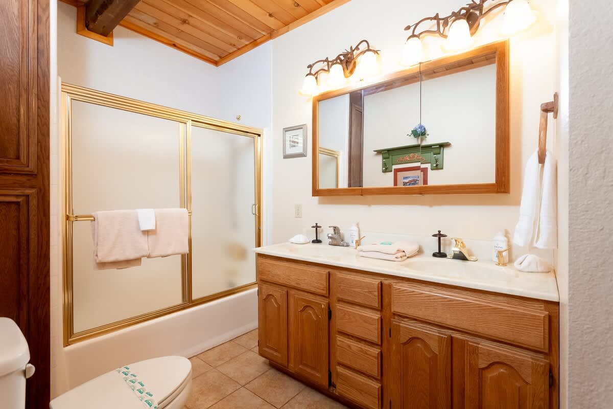 Fourth full bathroom