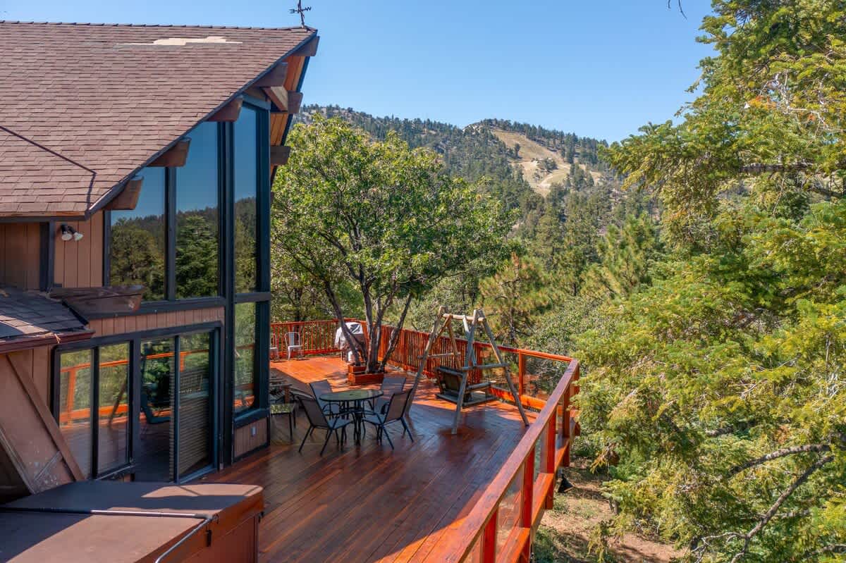 Wrap-around deck overlooking the ski slopes