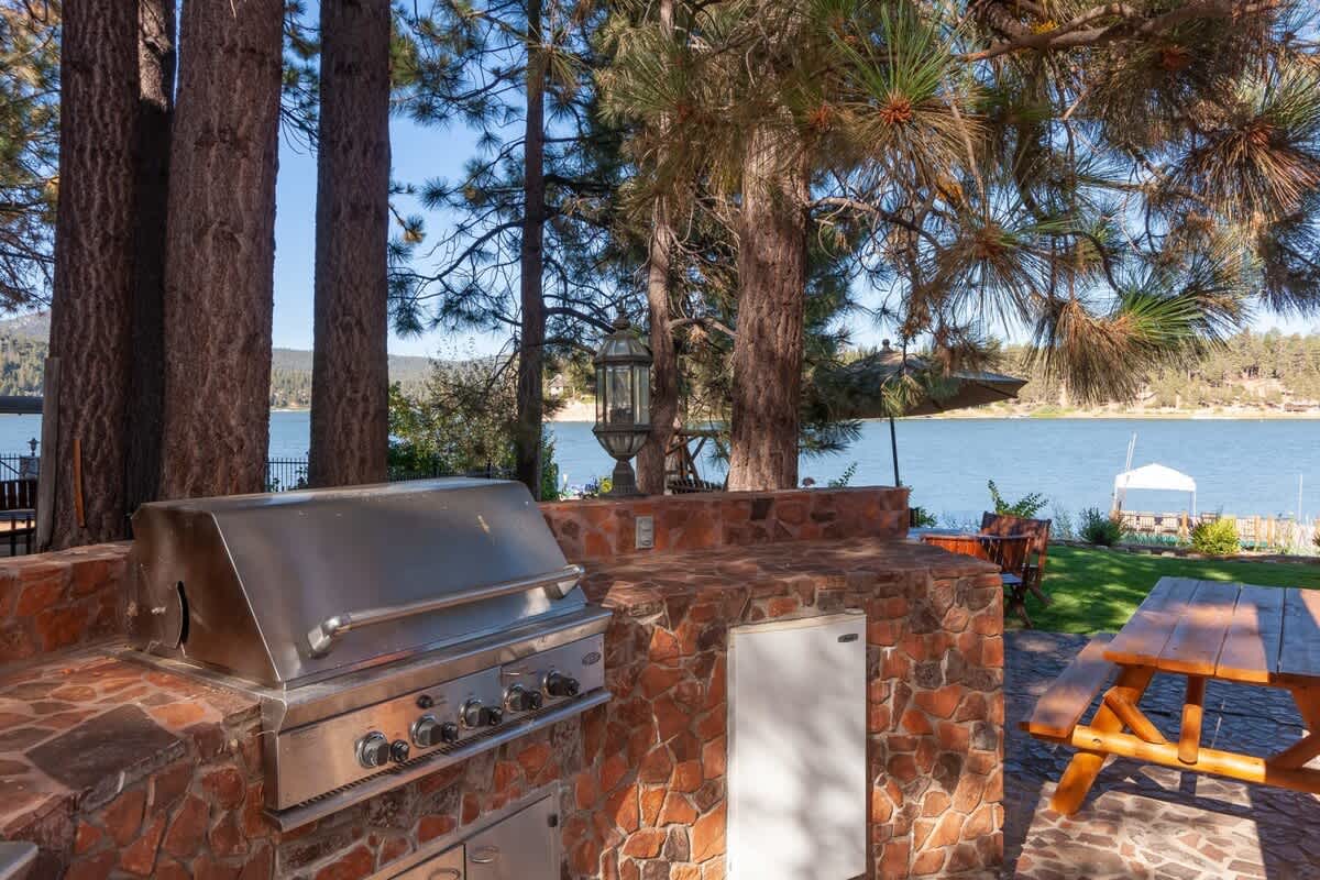 Gas BBQ island with lake views