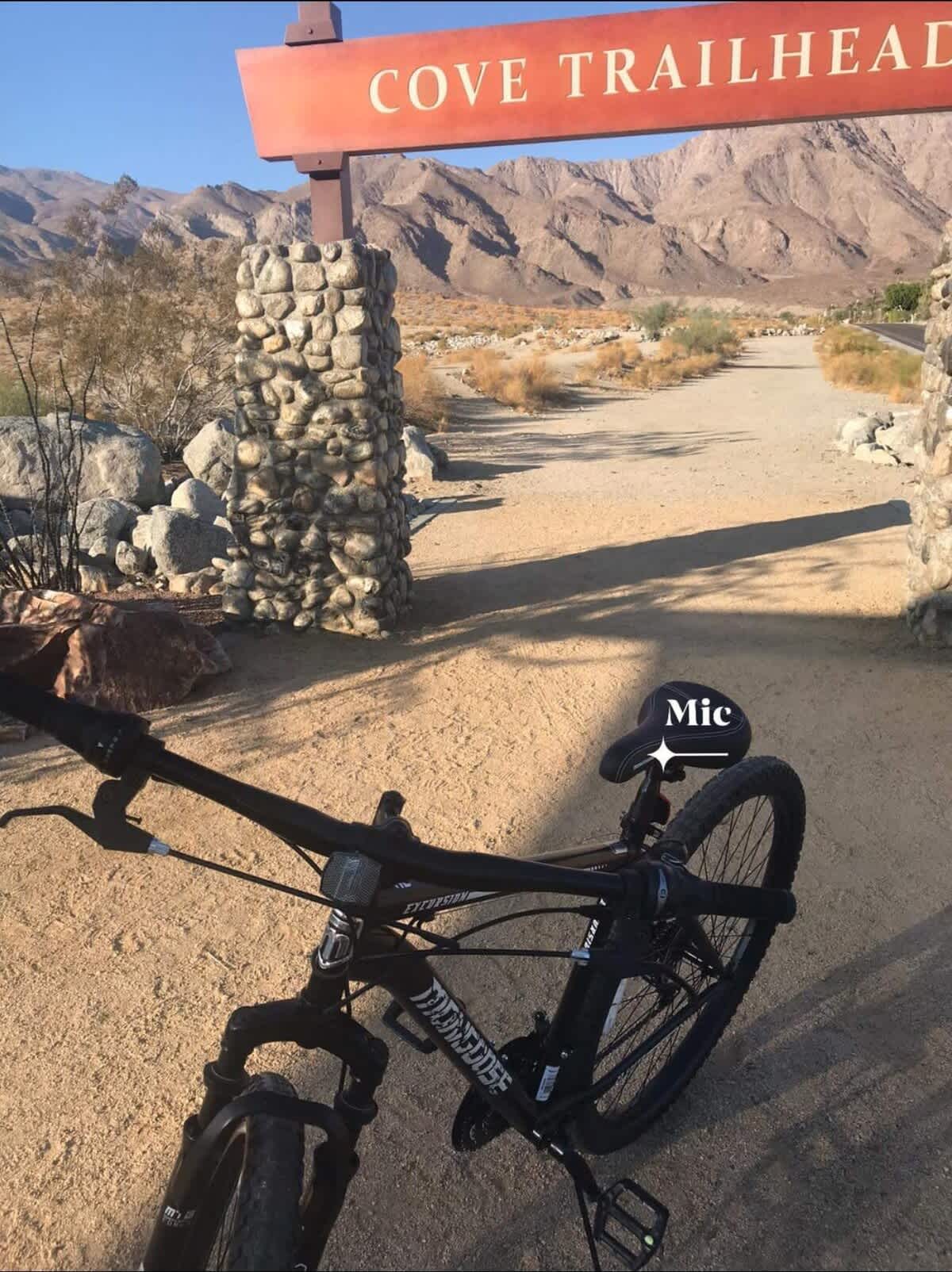 Rent a bike in Old Town La Quinta