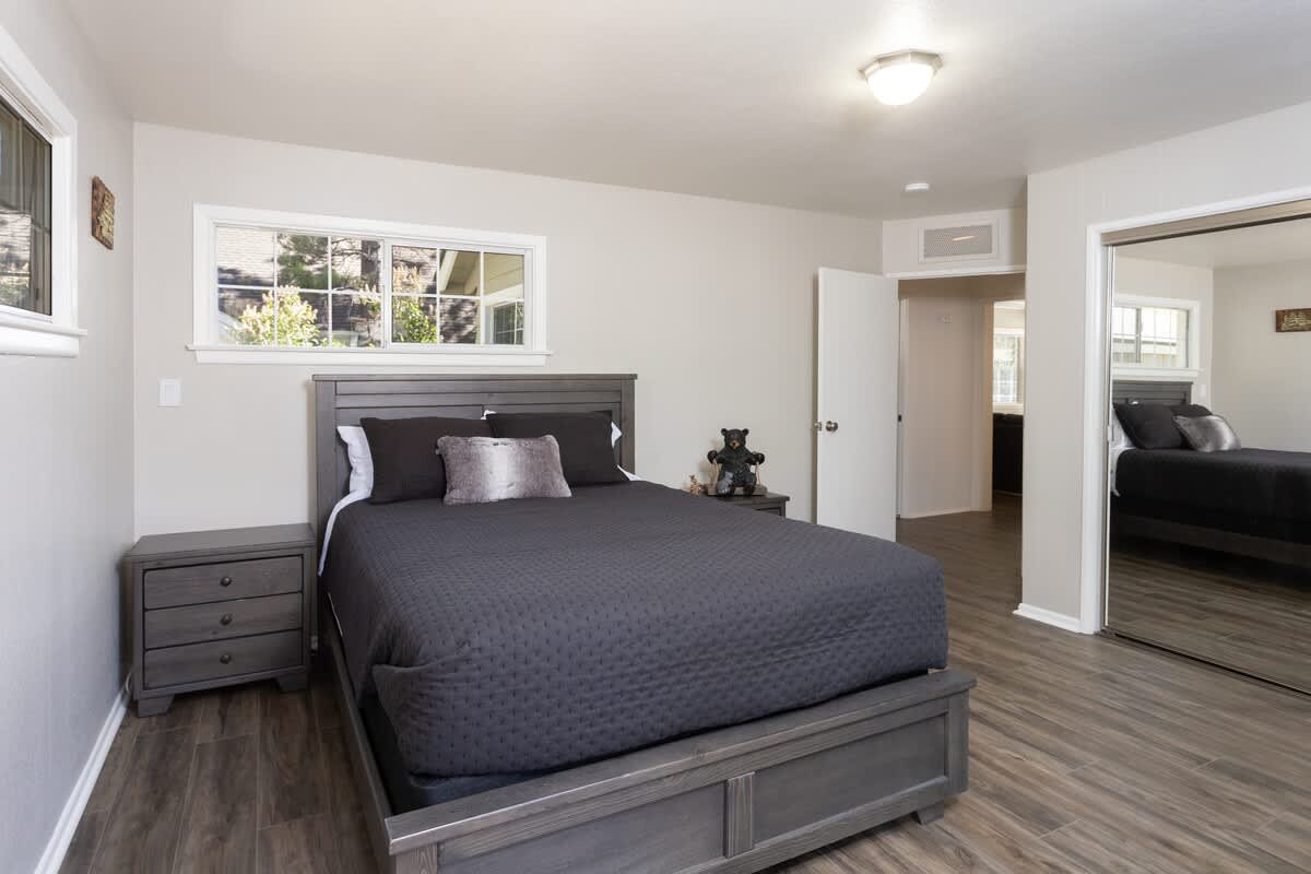 First bedroom with Queen bed