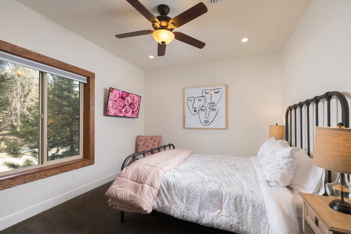 4th upstairs Queen Bedroom with Smart TV