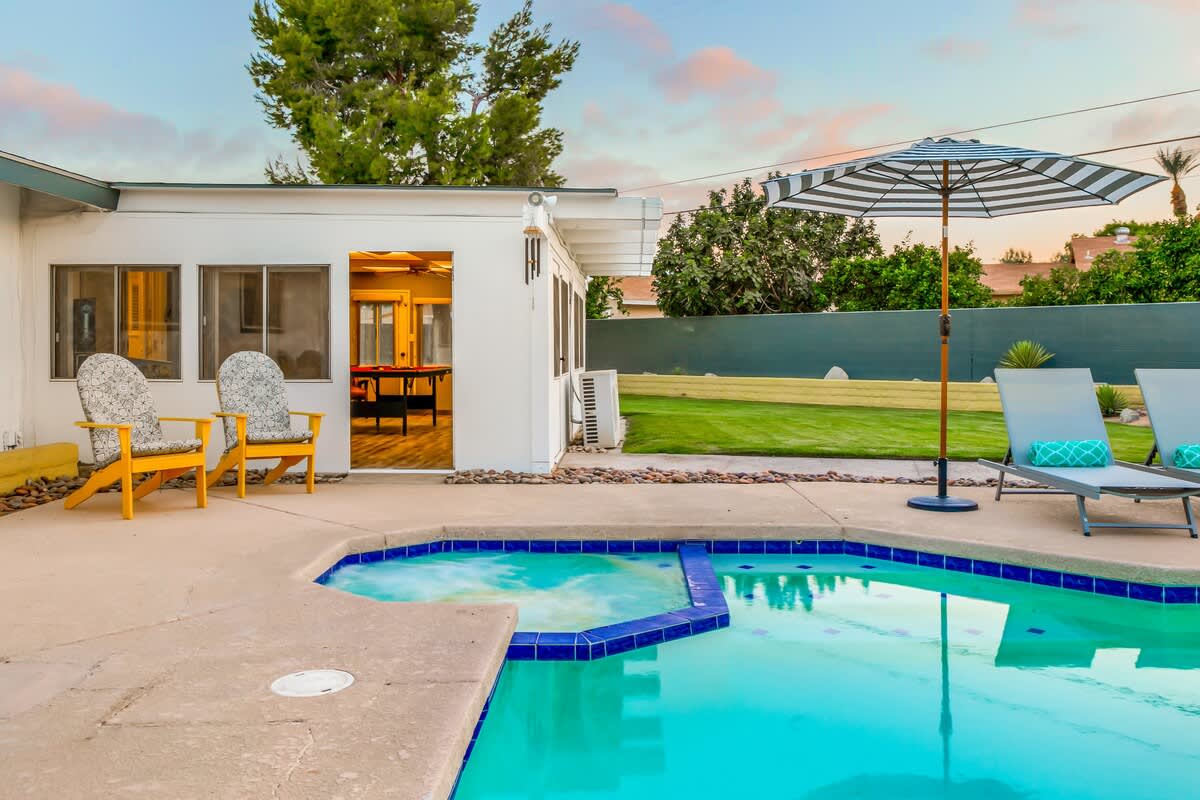 More amazing views of the huge backyard.