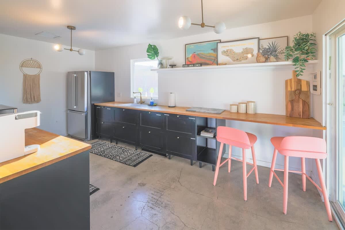 Modern kitchen with breakfast bar.