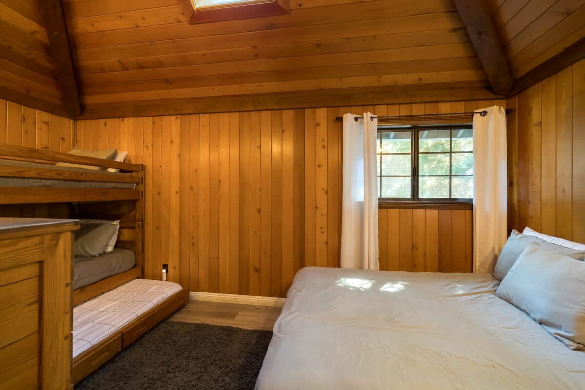 Bunk room: Queen bed plus twin bunks with trundle