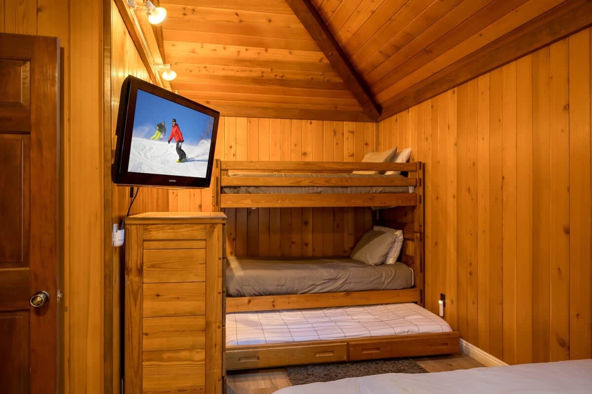 Twin bunk beds with pull-out trundle