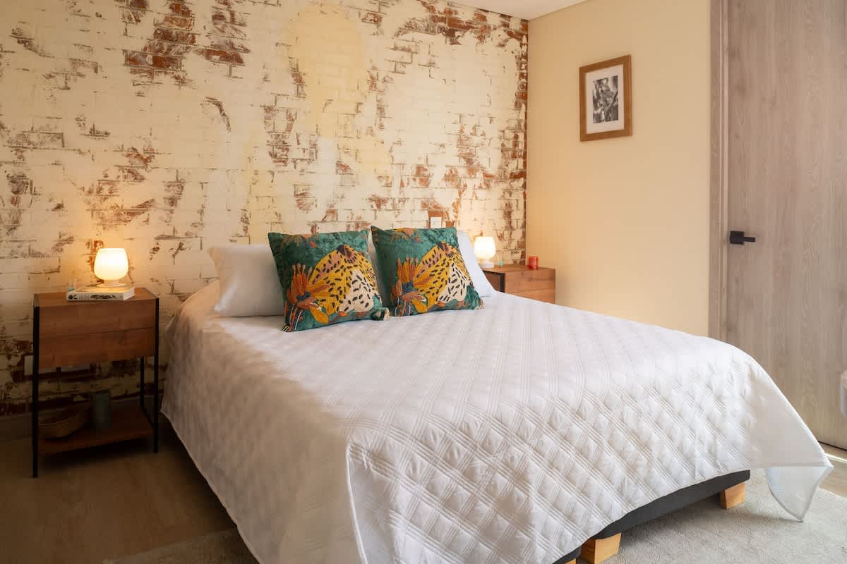 Bright & Cozy Bliss in Laureles