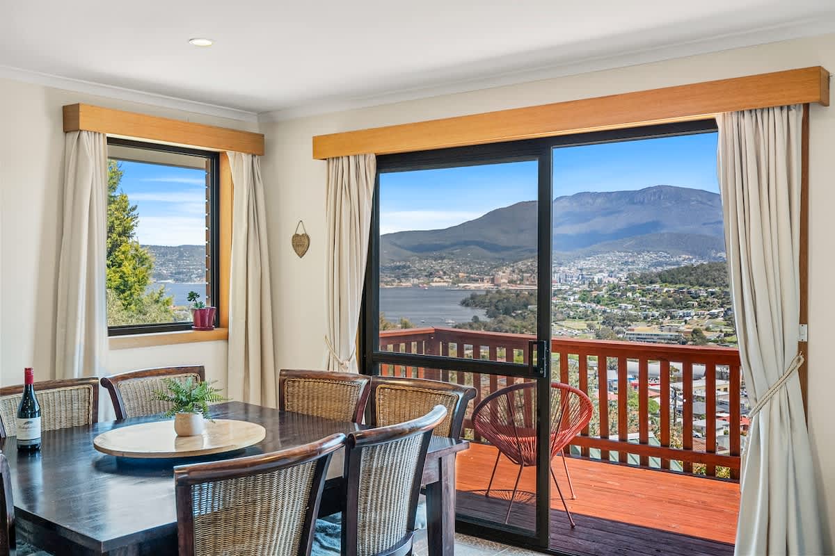 "The Lookout" with City, Water and Mountain Views. — Bellerive, TAS — vacation rental
