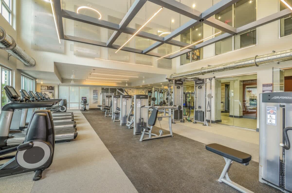 Brilliant Westshore Haven - Lush Courtyard Views