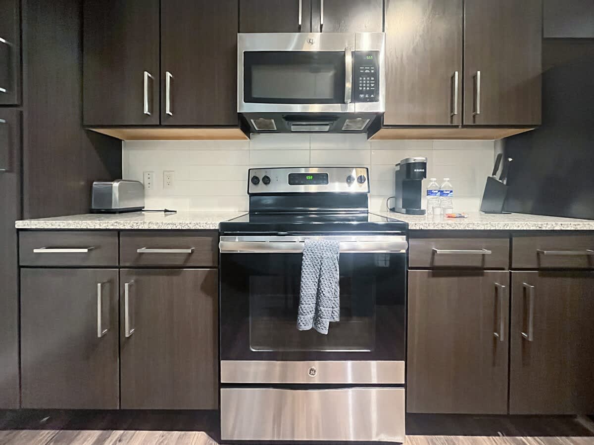 Brilliant Westshore Haven - Lush Courtyard Views