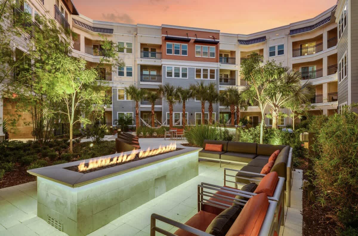 Brilliant Westshore Haven - Lush Courtyard Views