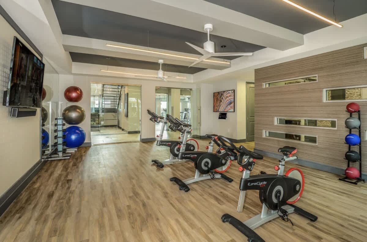 Brilliant Westshore Haven - Lush Courtyard Views