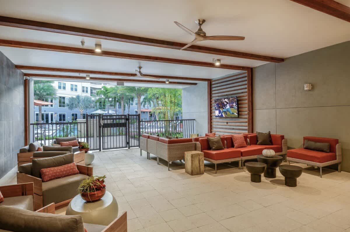 Brilliant Westshore Haven - Lush Courtyard Views