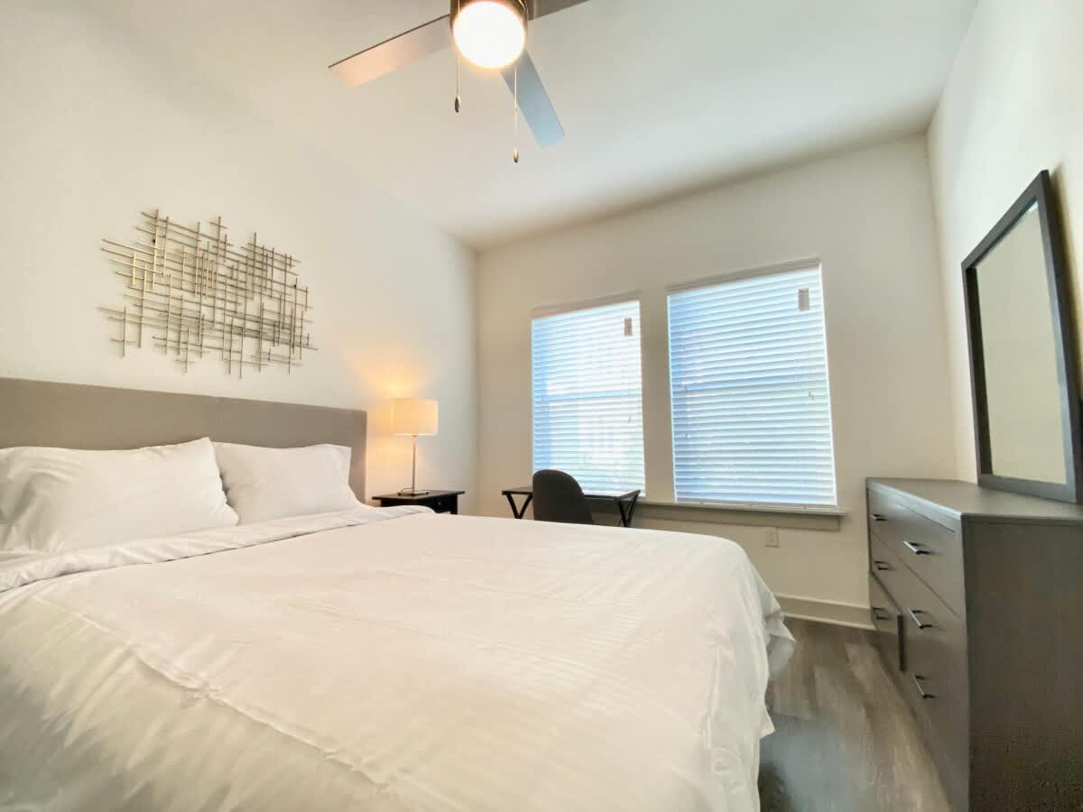 Heart of Tampa, Beaches and Parks, Courtyard Views