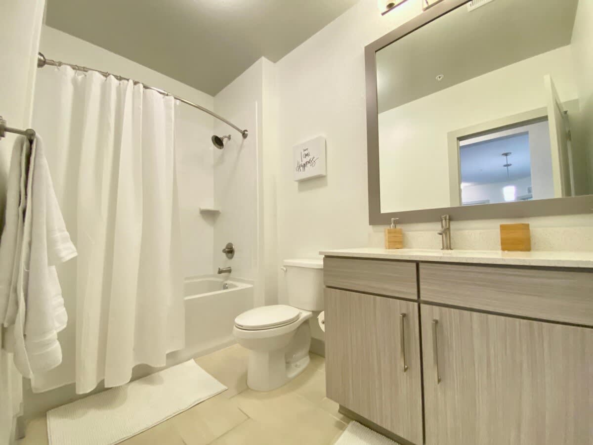 Heart of Tampa, Beaches and Parks, Courtyard Views