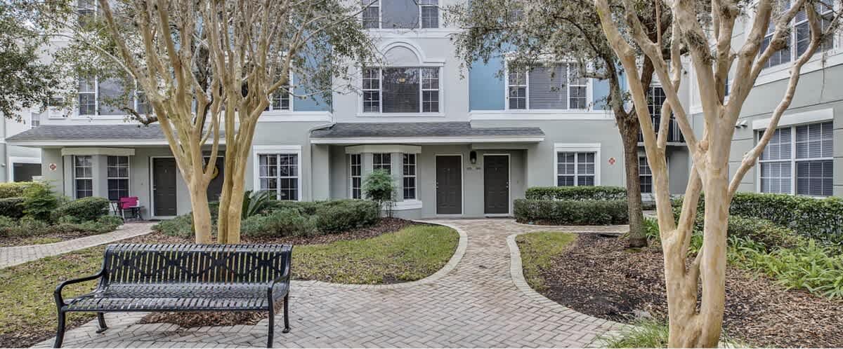 Walking Distance to Boutique Shops, Private Garage