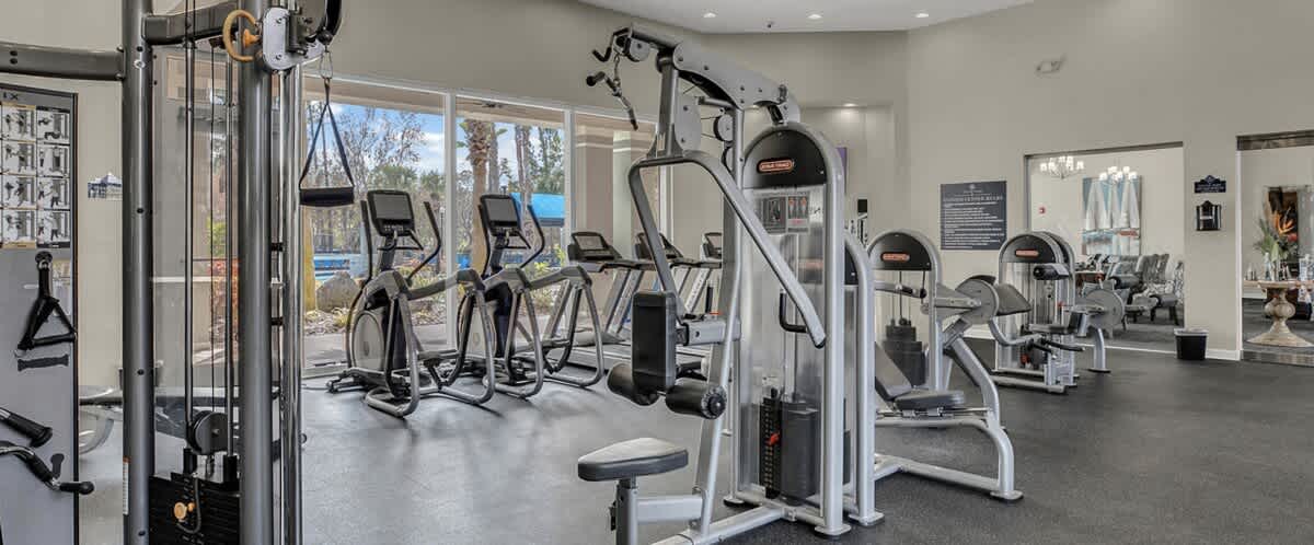 Walking Distance to Boutique Shops, Private Garage