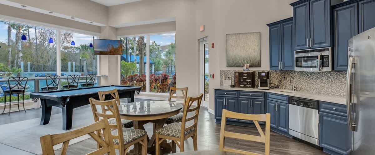 Walking Distance to Boutique Shops, Private Garage