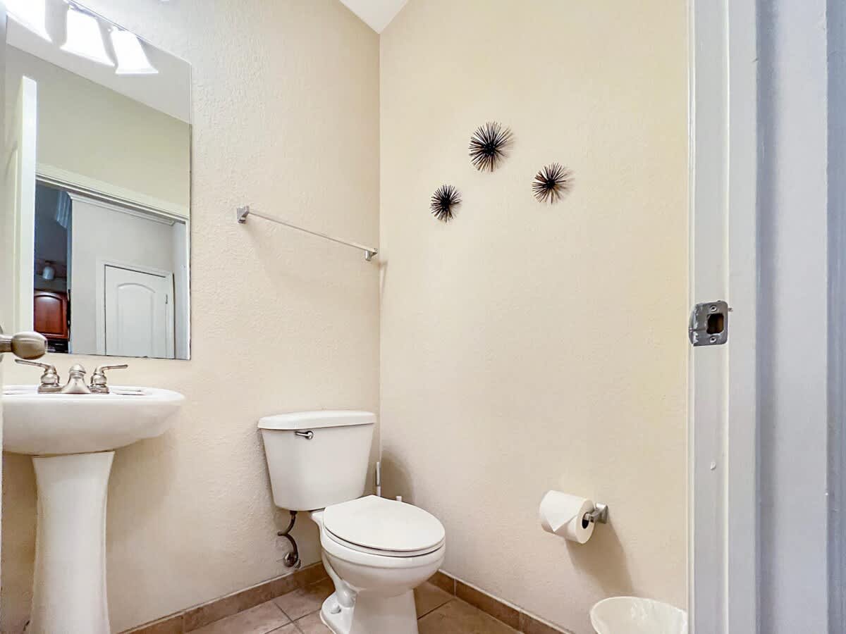 Upscale Central Tampa Living with Pool Views