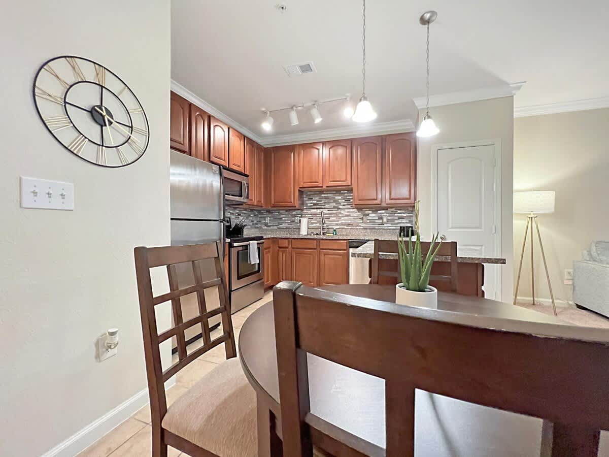 Upscale Central Tampa Living with Pool Views