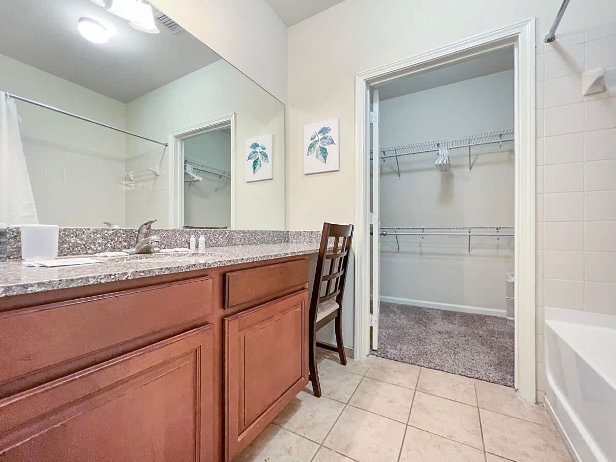 Upscale Central Tampa Living with Pool Views