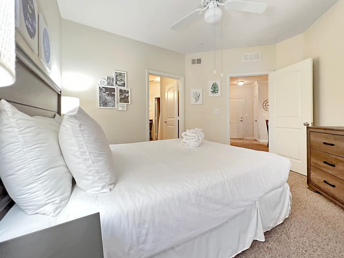 Upscale Central Tampa Living with Pool Views