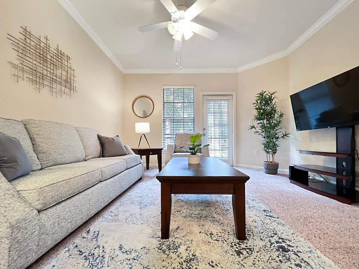 Upscale Central Tampa Living with Pool Views