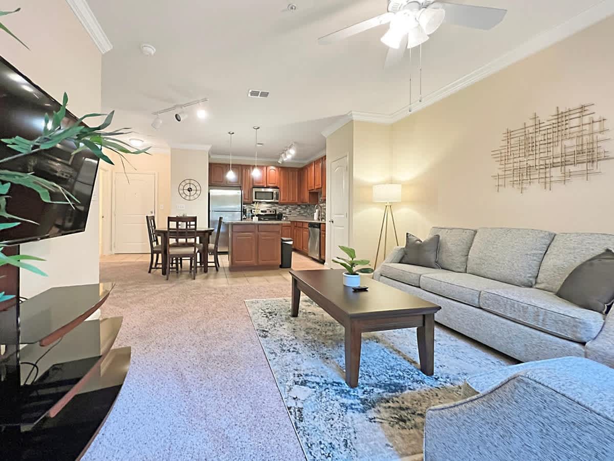 Upscale Central Tampa Living with Pool Views