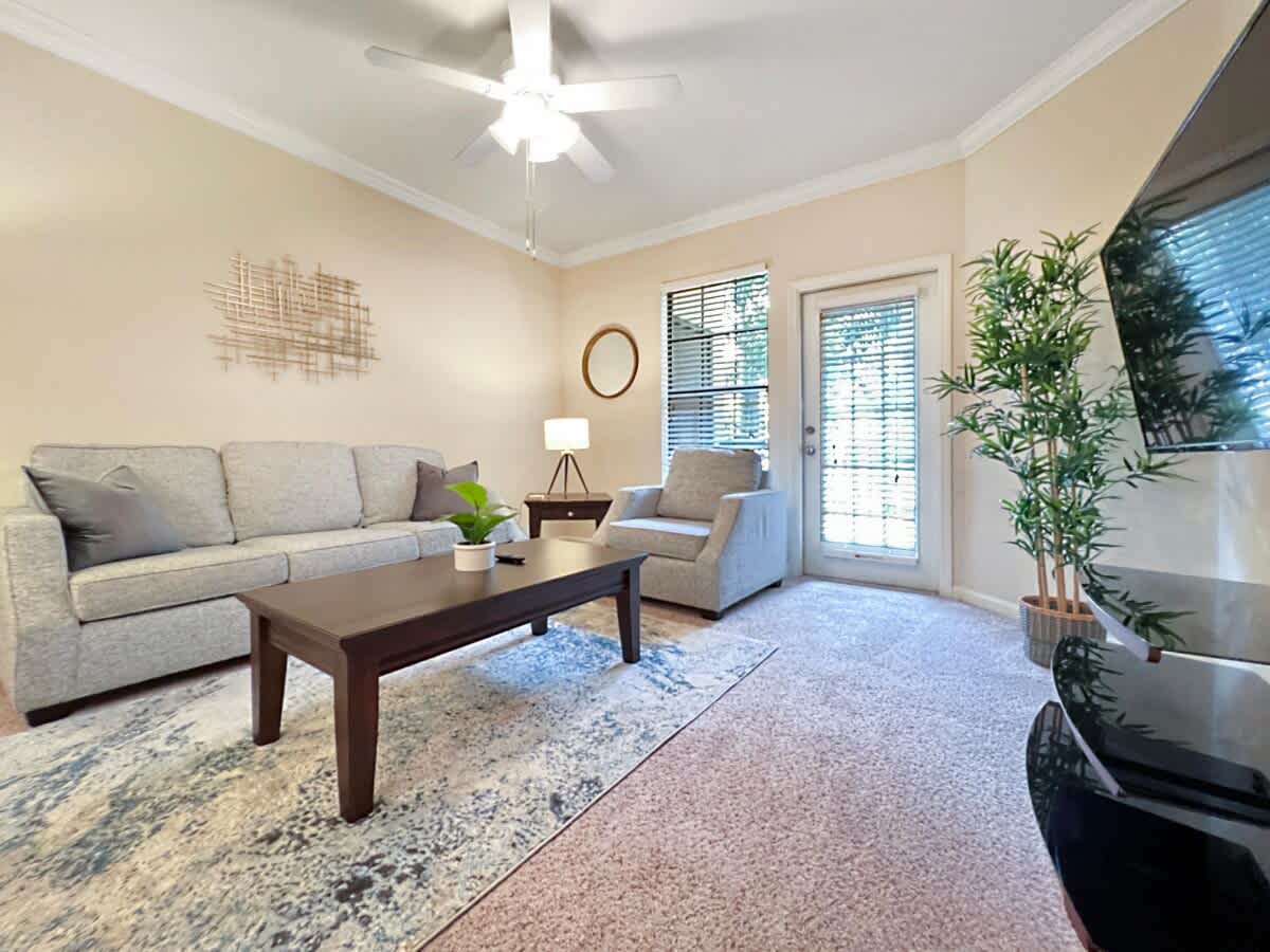 Upscale Central Tampa Living with Pool Views