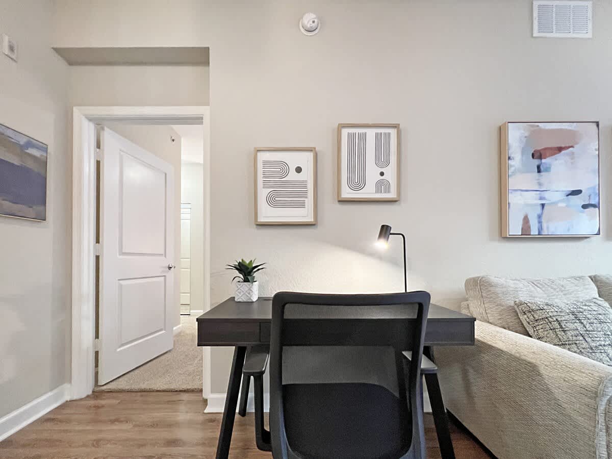 Lush Courtyard Views Luxury Amenities in Westshore