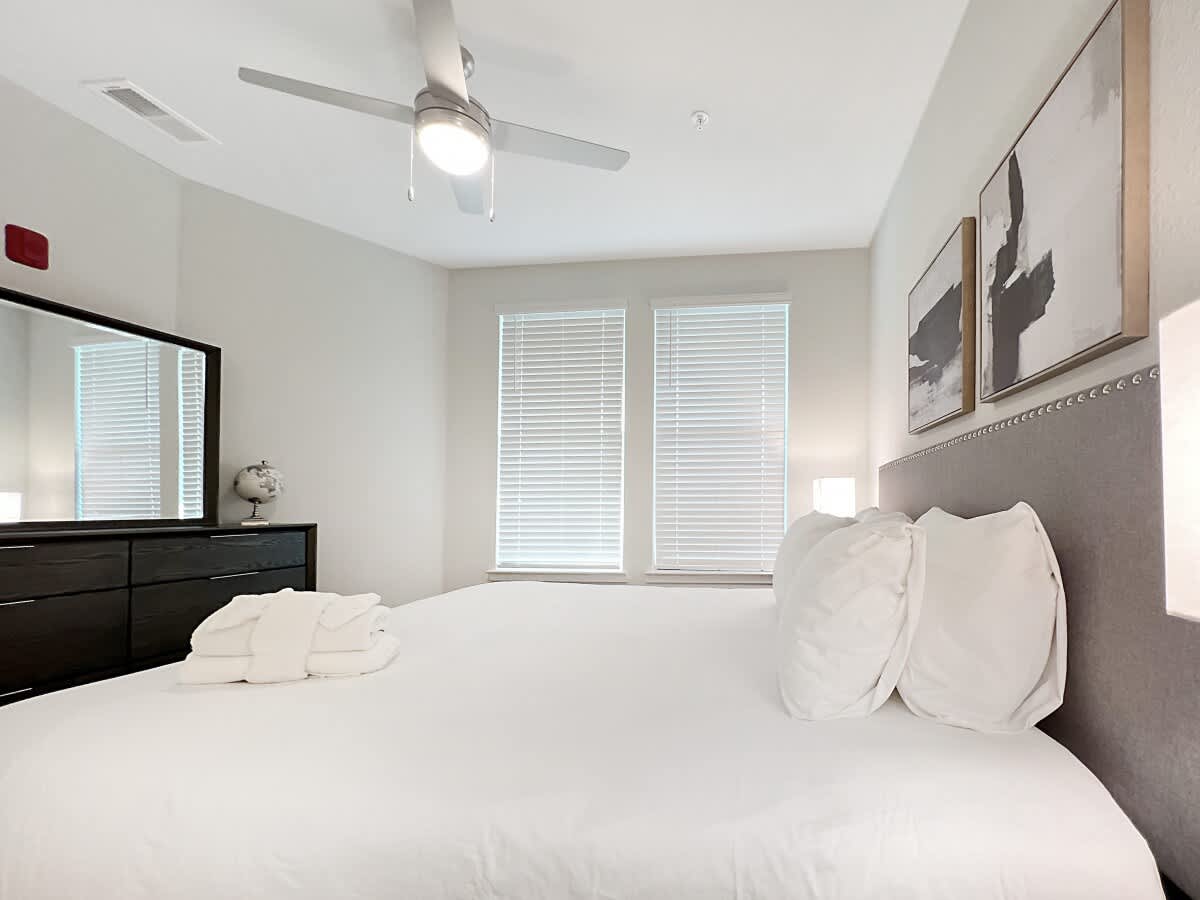 Luxury Living Near Moffitt & USF, Pool Views!