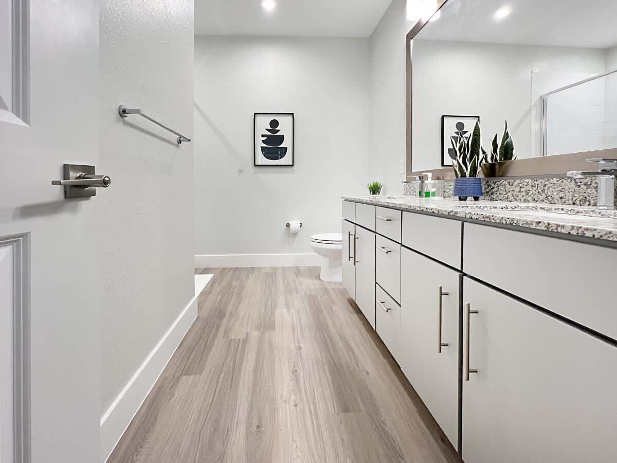 Luxury Living Near Moffitt & USF, Pool Views!