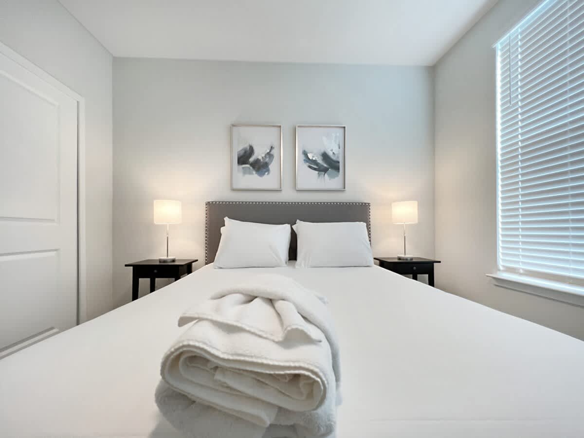 Luxury Living Near Moffitt & USF, Pool Views!