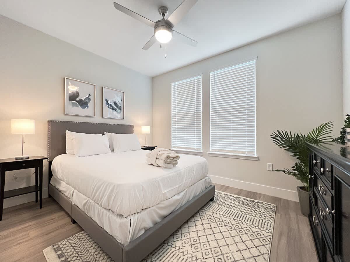 Luxury Living Near Moffitt & USF, Pool Views!