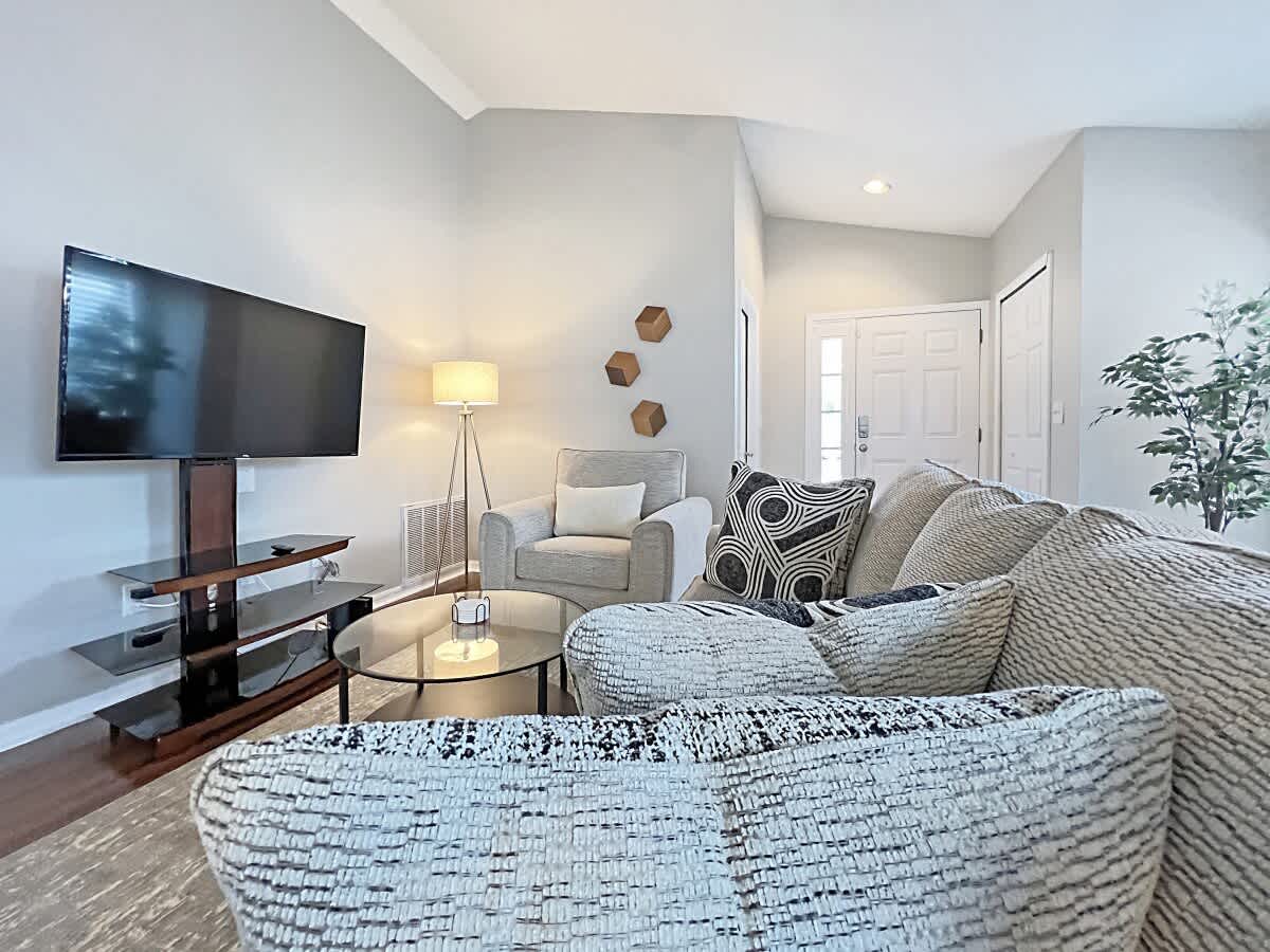 Modern 3 BR Home with Large Garage, Fenced Yard