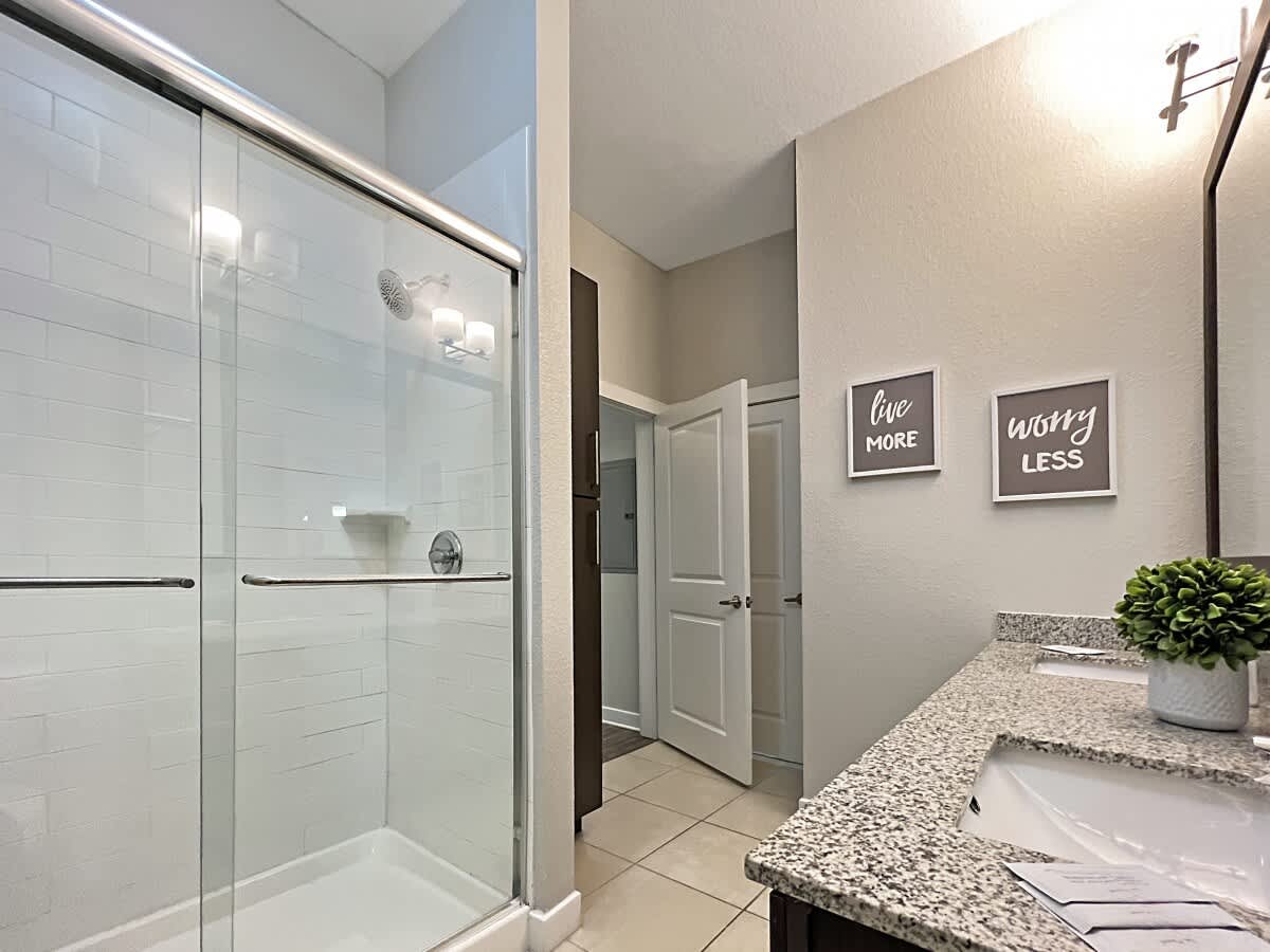 Heart of Downtown Tampa with Pool Views