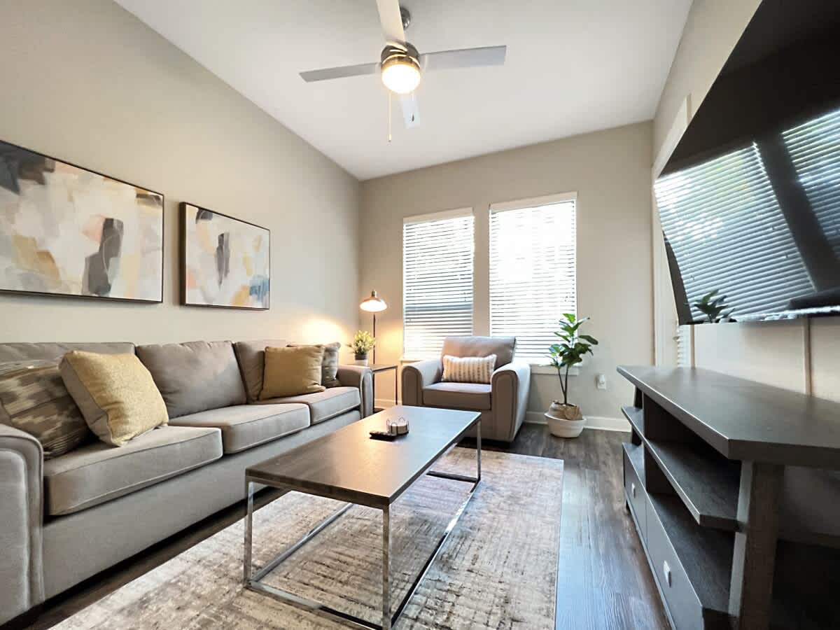 Heart of Downtown Tampa with Pool Views