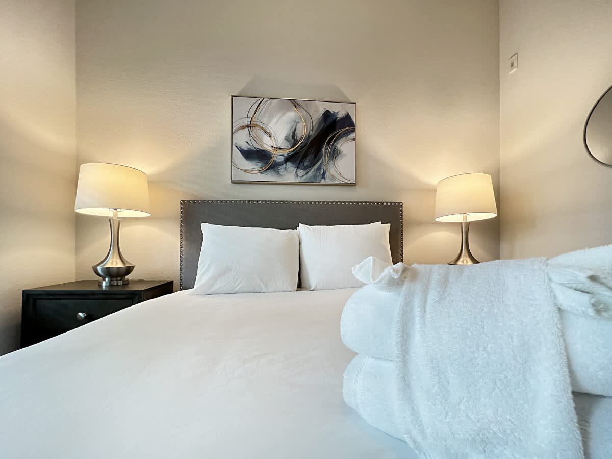 Heart of Downtown Tampa with Pool Views