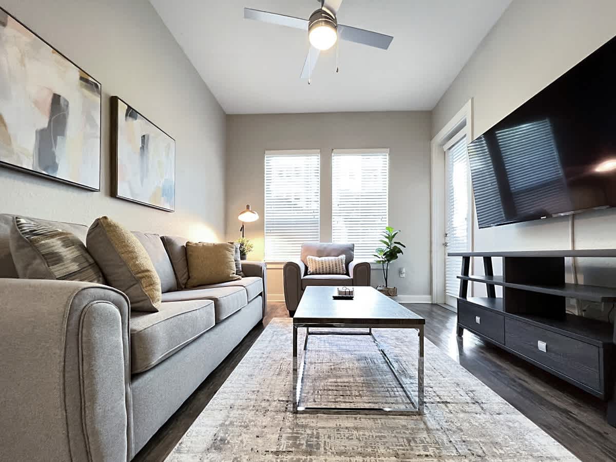 Heart of Downtown Tampa with Pool Views