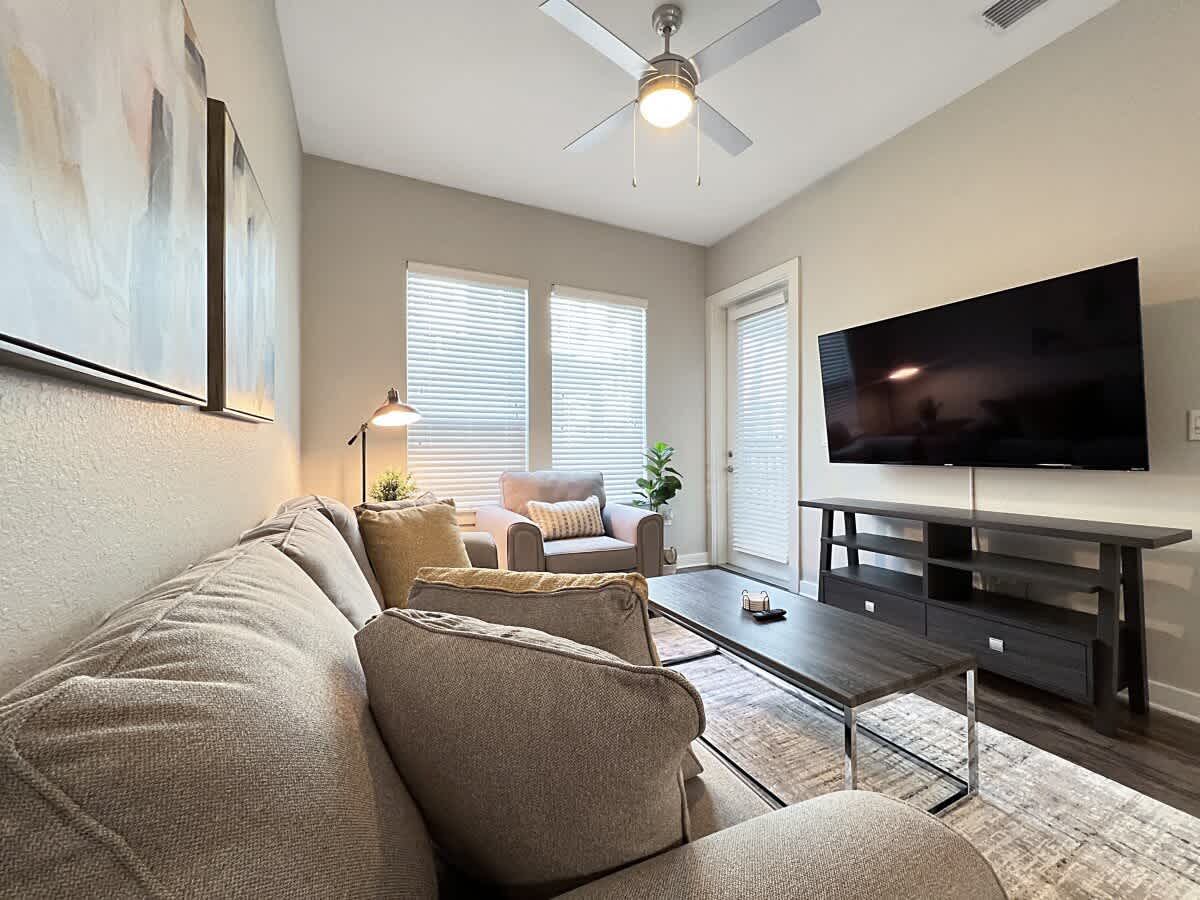 Heart of Downtown Tampa with Pool Views