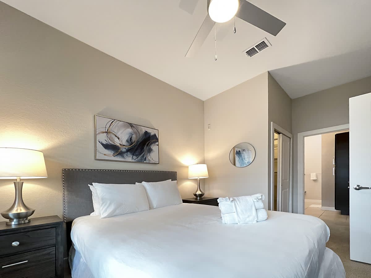 Heart of Downtown Tampa with Pool Views